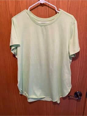 🇺🇸 Skechers Women’s Short Sleeve Tee